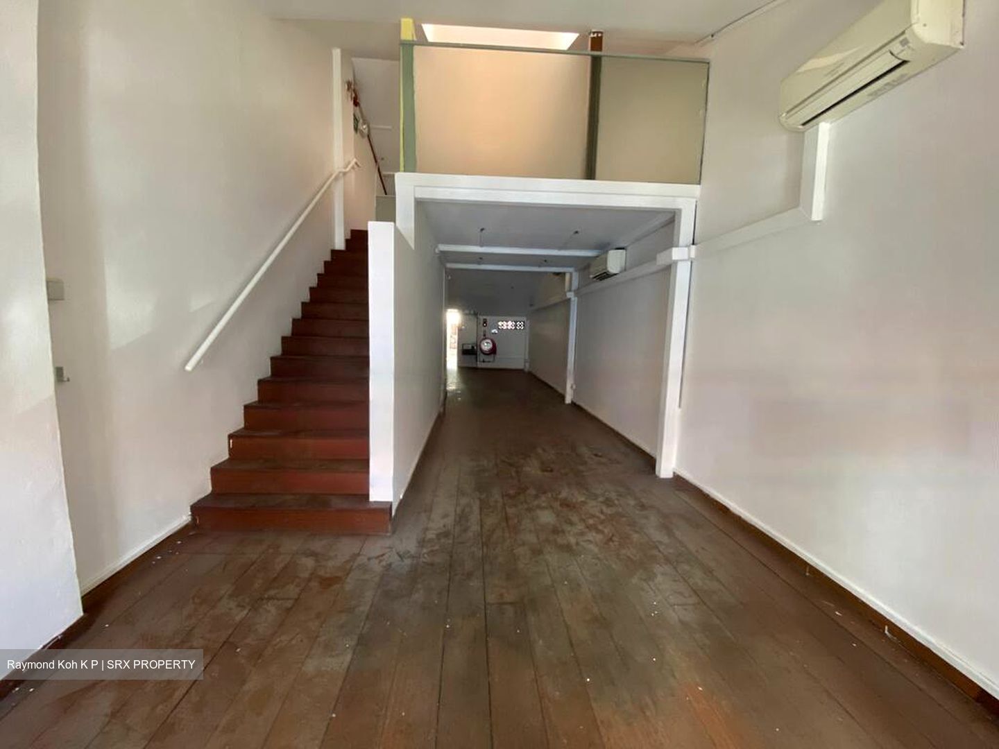Bussorah Street (D7), Retail #453040491